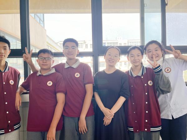 合影 (8) 合影 (8)